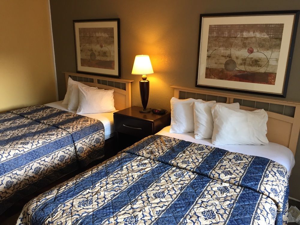 Red Carpet Inn & Suites Albany Airport 올버니 외부 사진